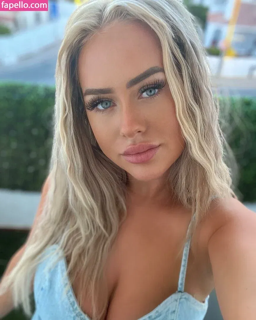 Rosie Rendell Onlyfans Photo Gallery 
