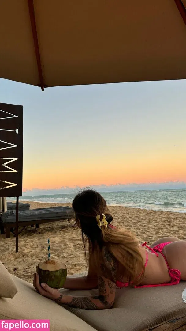 Vitória Mondoni Onlyfans Photo Gallery 