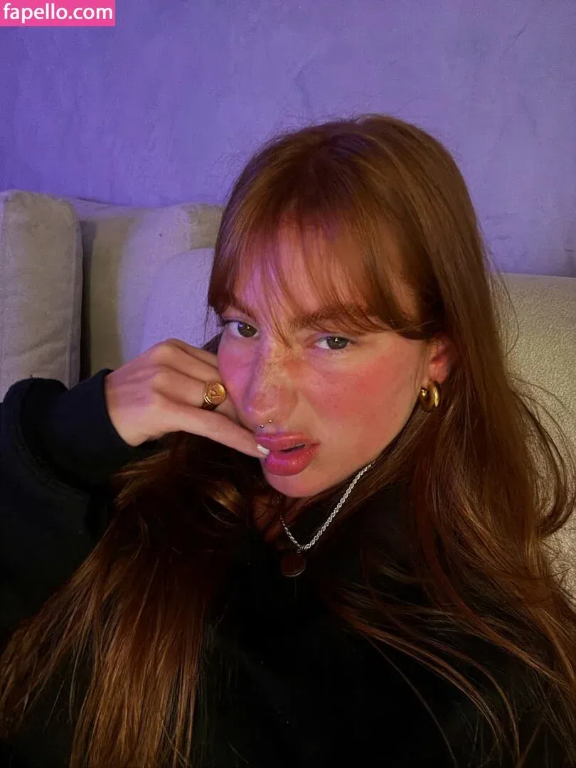 Vitória Mondoni Onlyfans Photo Gallery 