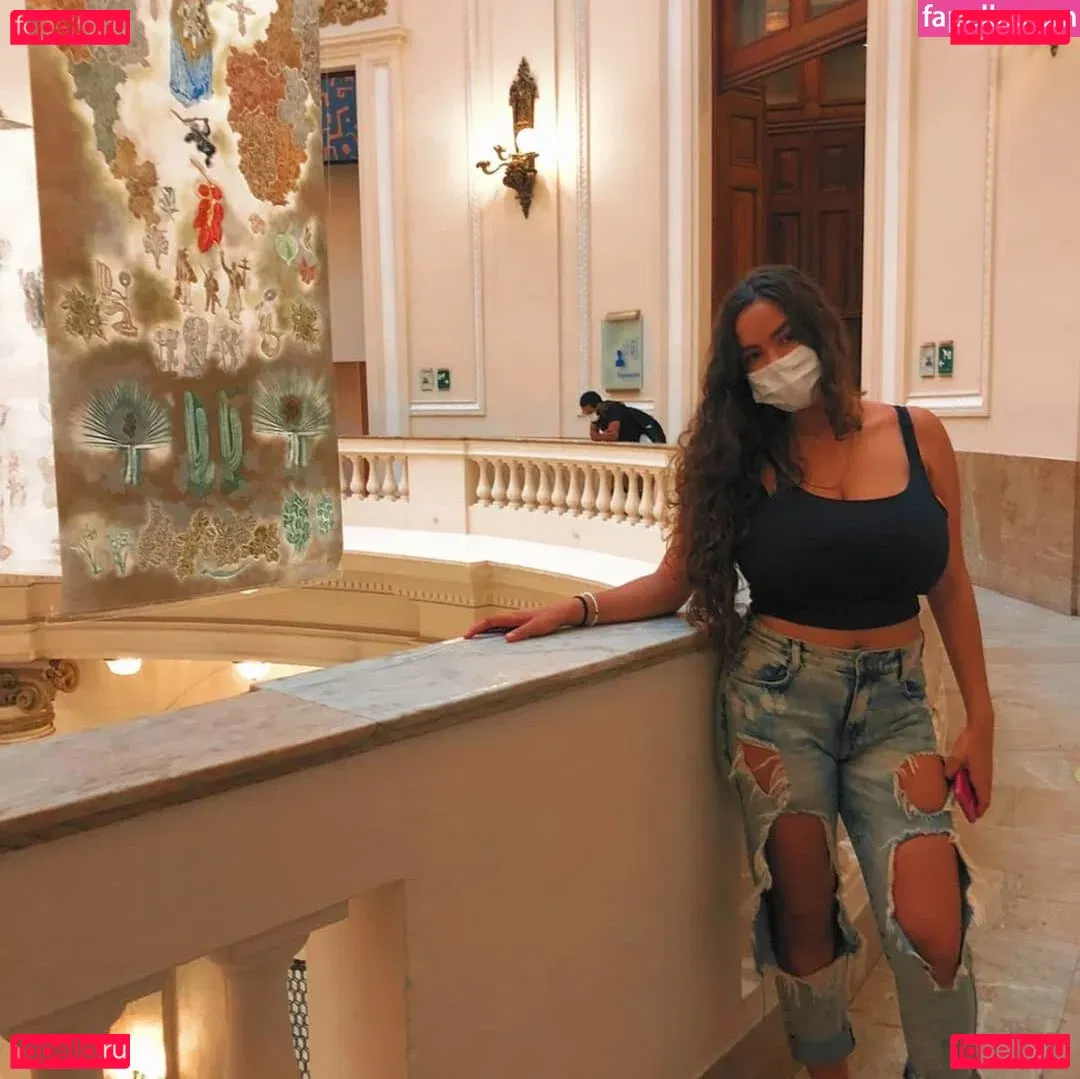 Alice M Onlyfans Photo Gallery 