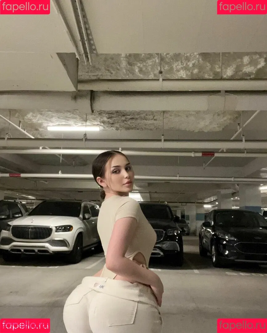 Tayler Hills Onlyfans Photo Gallery 