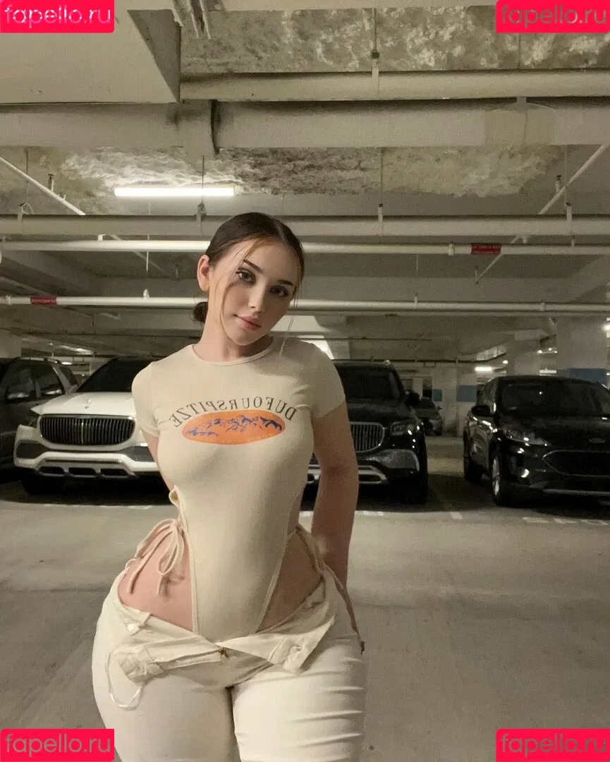 Tayler Hills Onlyfans Photo Gallery 