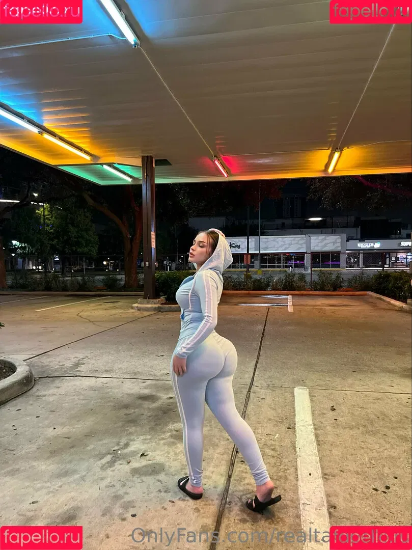 Tayler Hills Onlyfans Photo Gallery 