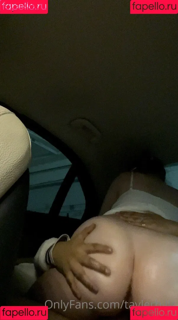 Tayler Hills Onlyfans Photo Gallery 