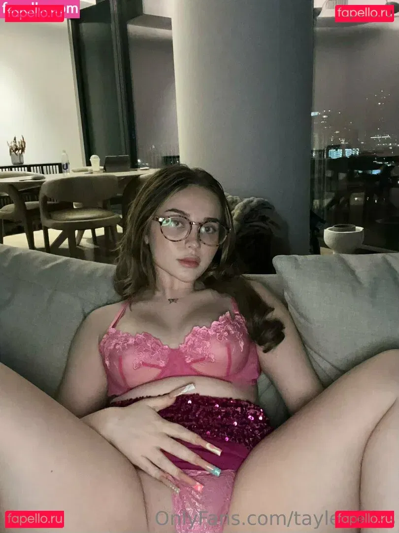 Tayler Hills Onlyfans Photo Gallery 