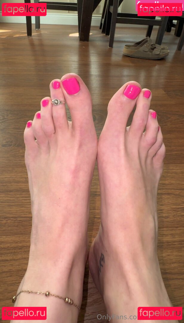 briabigfeet Onlyfans Photo Gallery 
