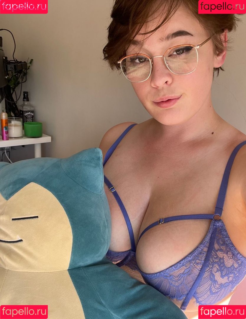 BitterBritt Onlyfans Photo Gallery 