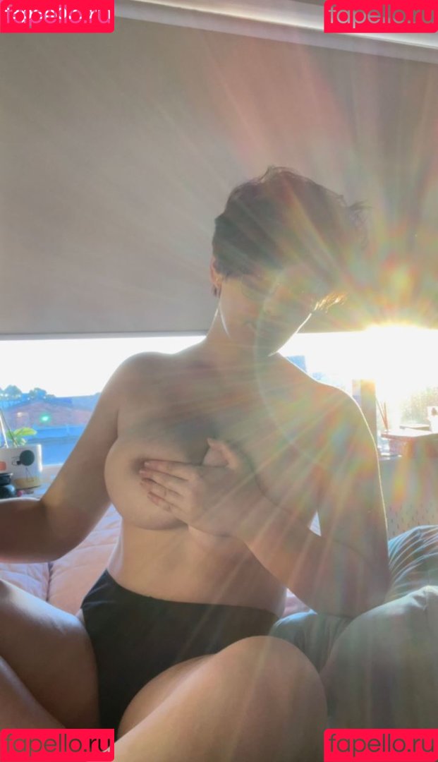 BitterBritt Onlyfans Photo Gallery 