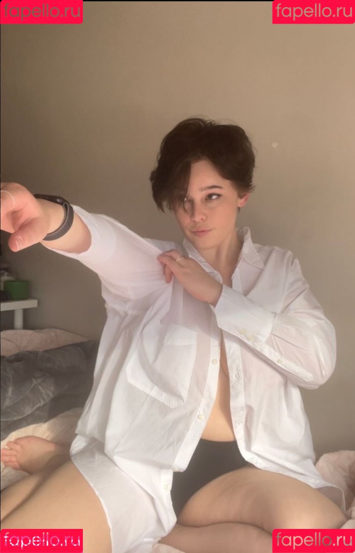 BitterBritt Onlyfans Photo Gallery 