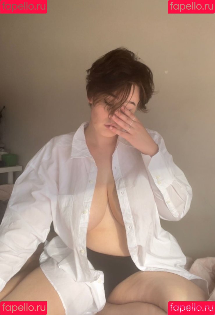 BitterBritt Onlyfans Photo Gallery 