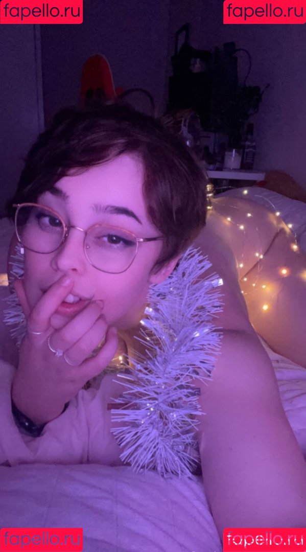 BitterBritt Onlyfans Photo Gallery 