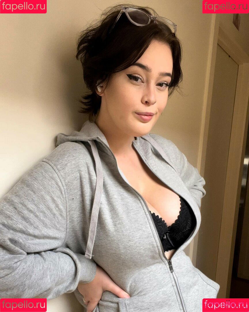 BitterBritt Onlyfans Photo Gallery 