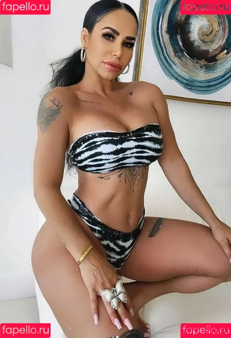 Lis Vega Onlyfans Photo Gallery 