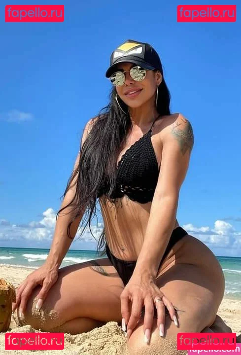 Lis Vega Onlyfans Photo Gallery 