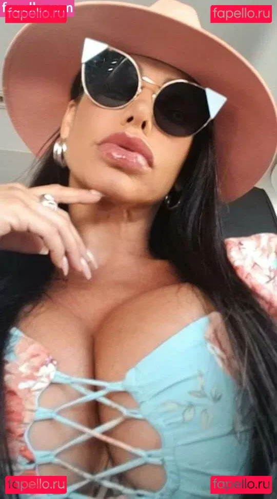 Lis Vega Onlyfans Photo Gallery 