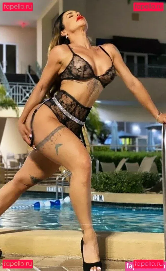 Lis Vega Onlyfans Photo Gallery 