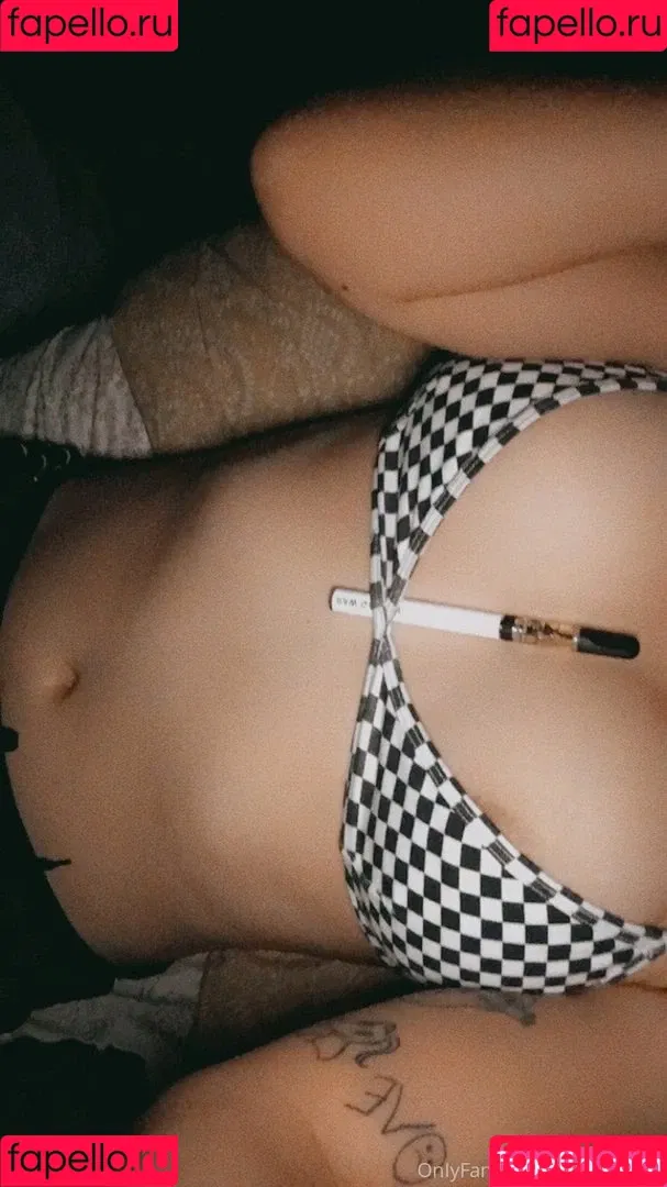 gothwaifu Onlyfans Photo Gallery 