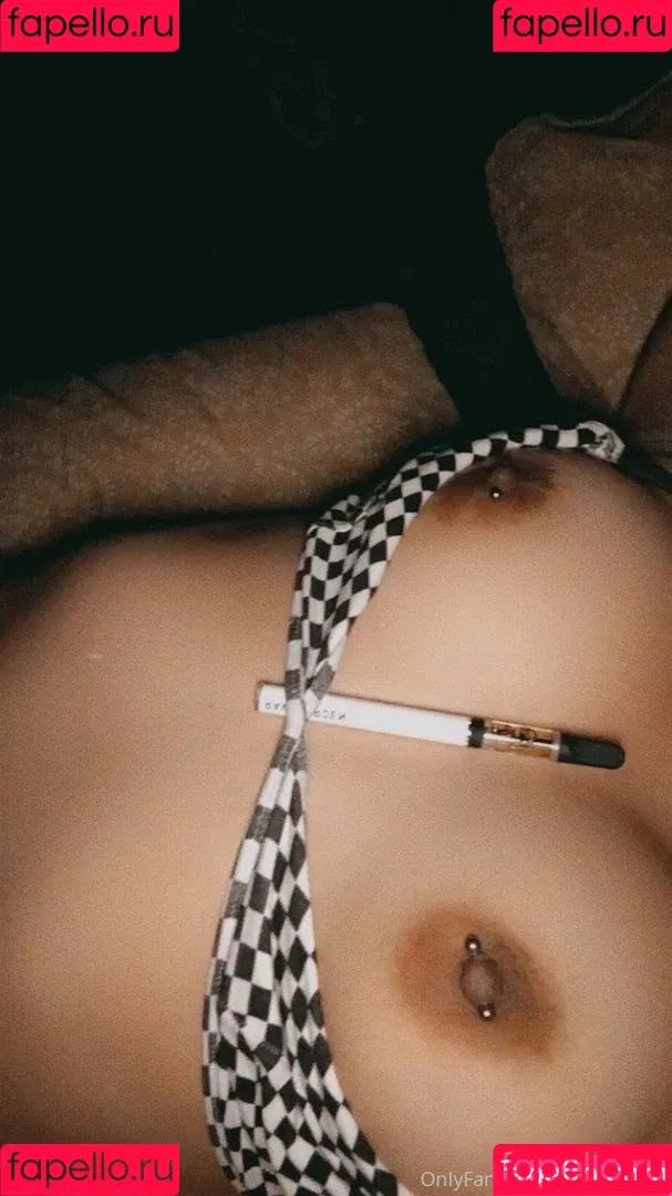 gothwaifu Onlyfans Photo Gallery 
