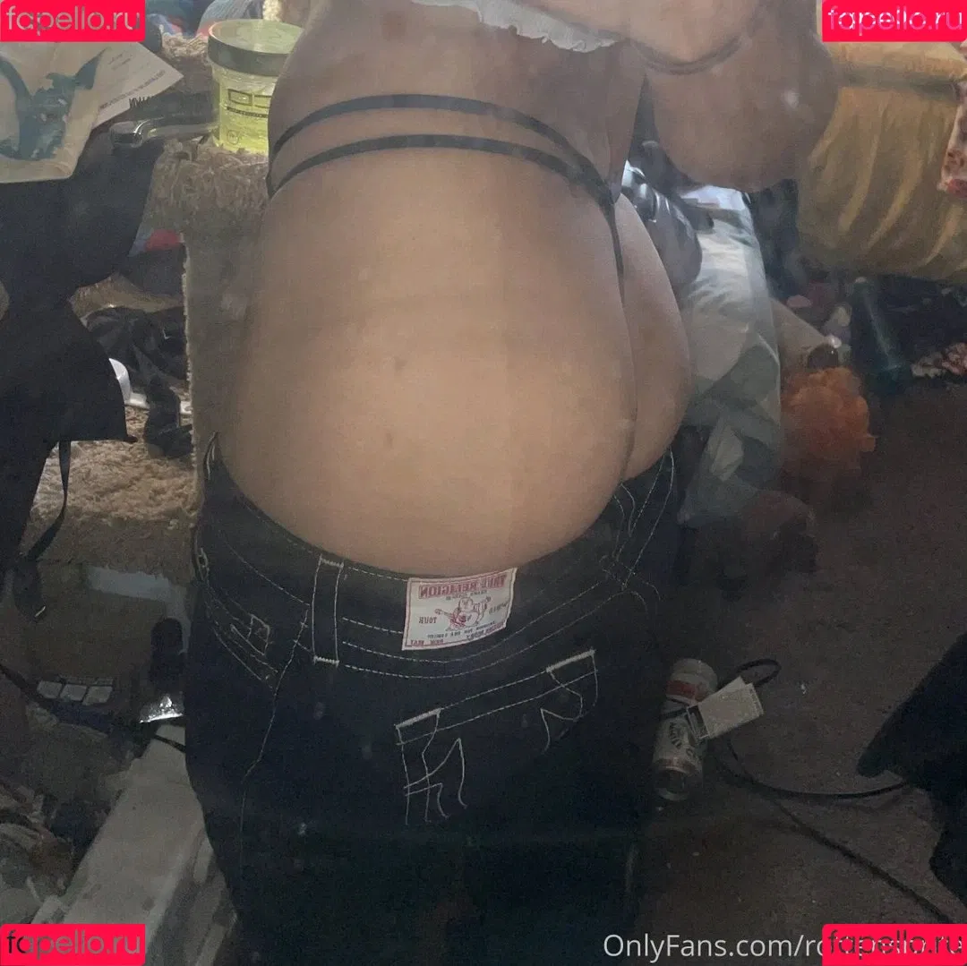 gothwaifu Onlyfans Photo Gallery 