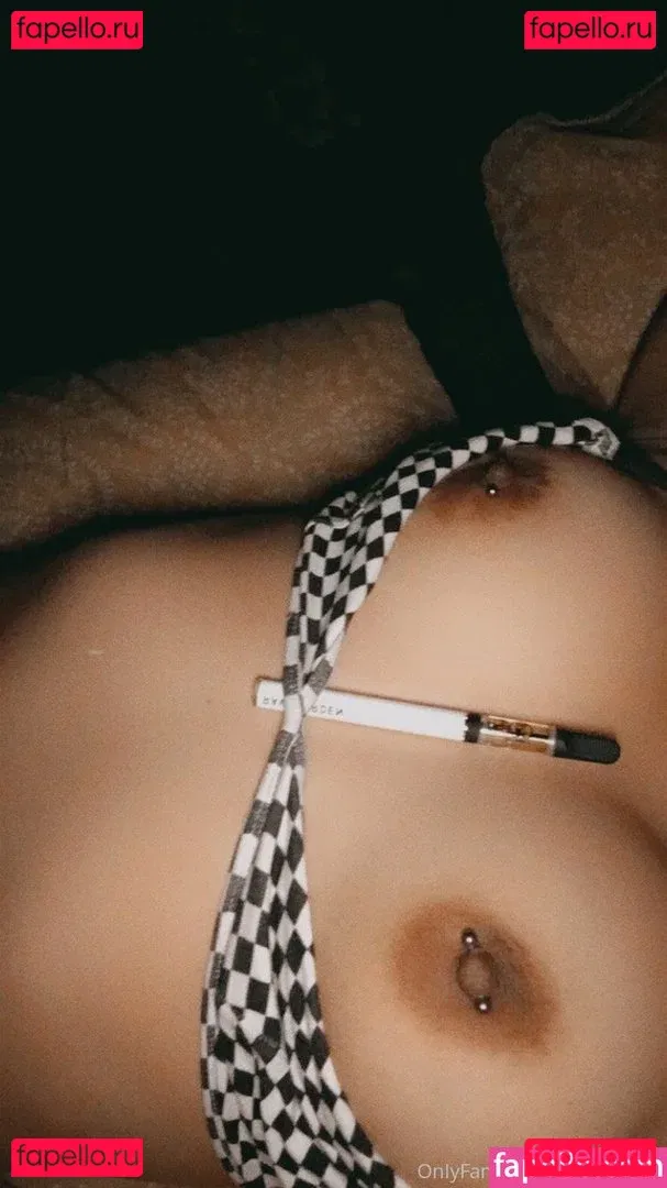 gothwaifu Onlyfans Photo Gallery 