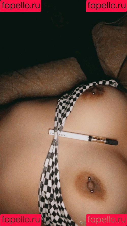 gothwaifu Onlyfans Photo Gallery 