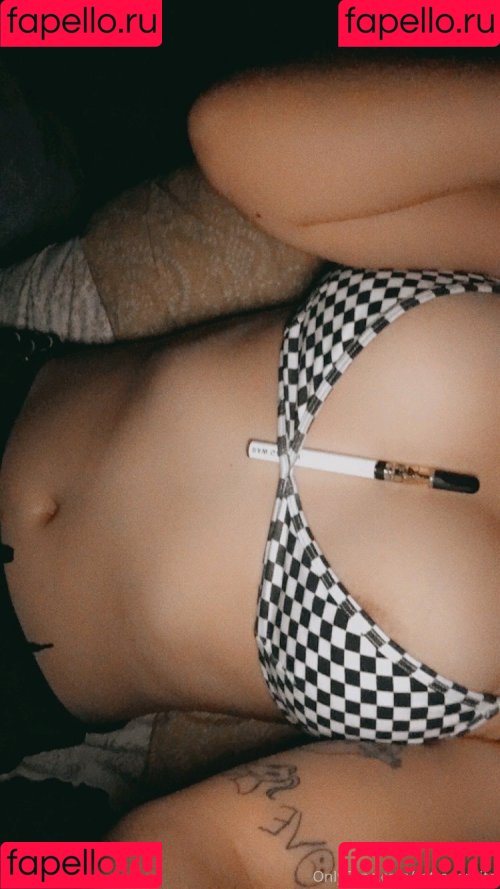 gothwaifu Onlyfans Photo Gallery 