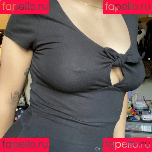 gothwaifu Onlyfans Photo Gallery 