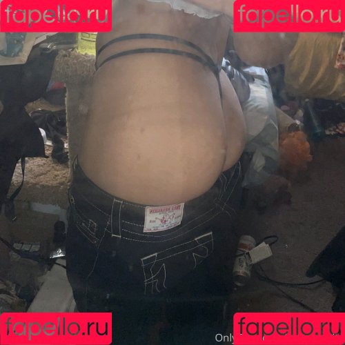 gothwaifu Onlyfans Photo Gallery 