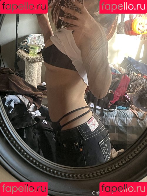 gothwaifu Onlyfans Photo Gallery 