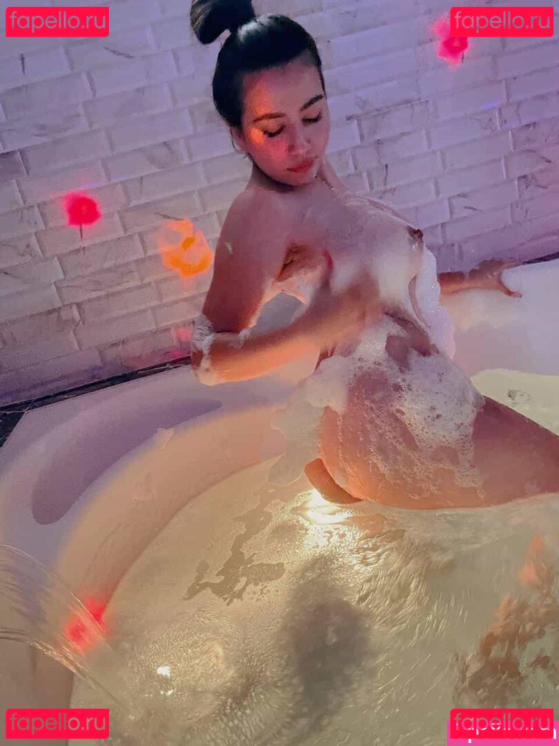 imuniqueyuls / vibewithyuls Onlyfans Photo Gallery 