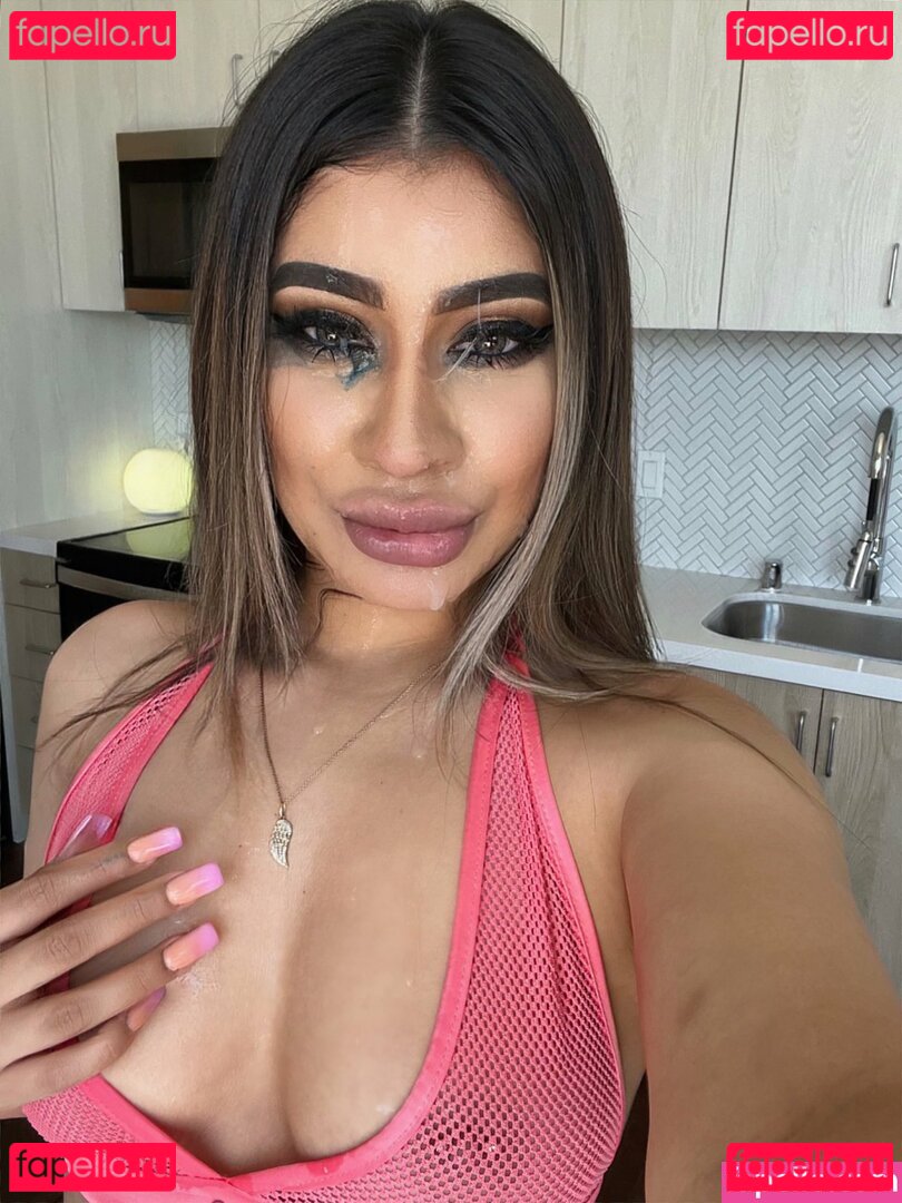 Mila Milkshake / miilshake / mila.milkshake / realMMxx Onlyfans Photo Gallery 