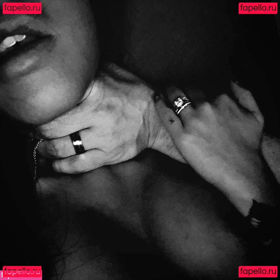 asaakira Onlyfans Photo Gallery 