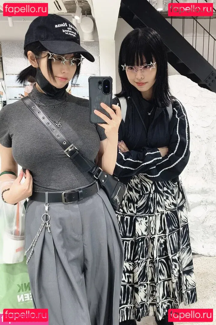 asaakira Onlyfans Photo Gallery 