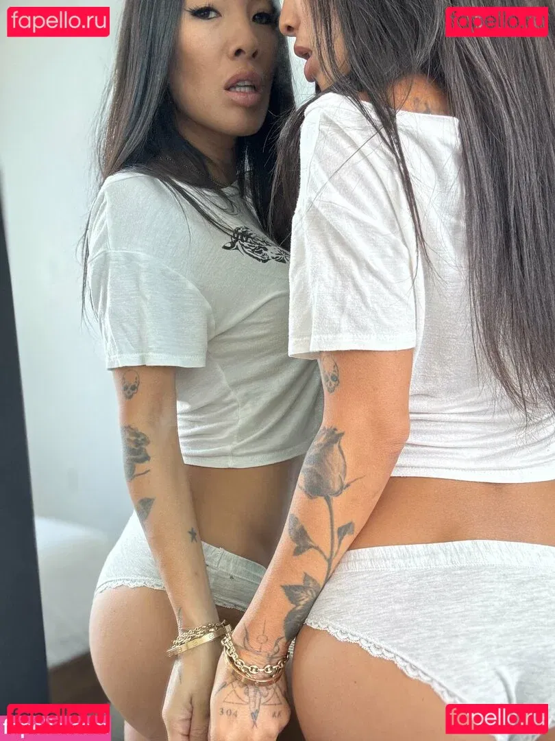 asaakira Onlyfans Photo Gallery 