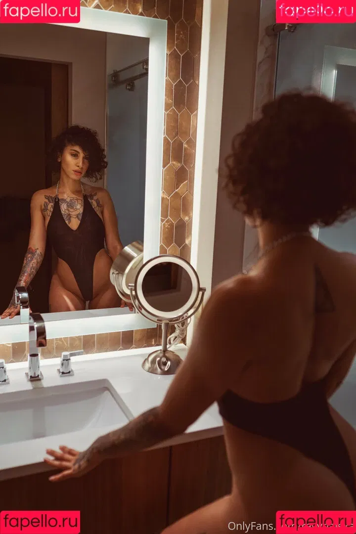 ravynalexa Onlyfans Photo Gallery 