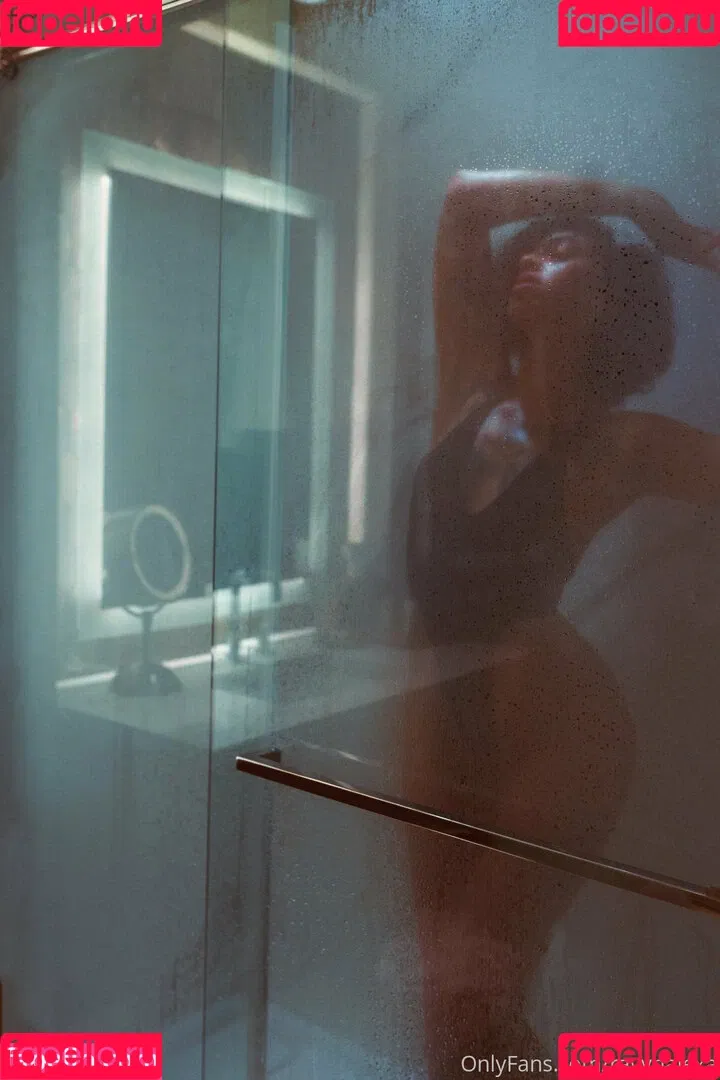 ravynalexa Onlyfans Photo Gallery 