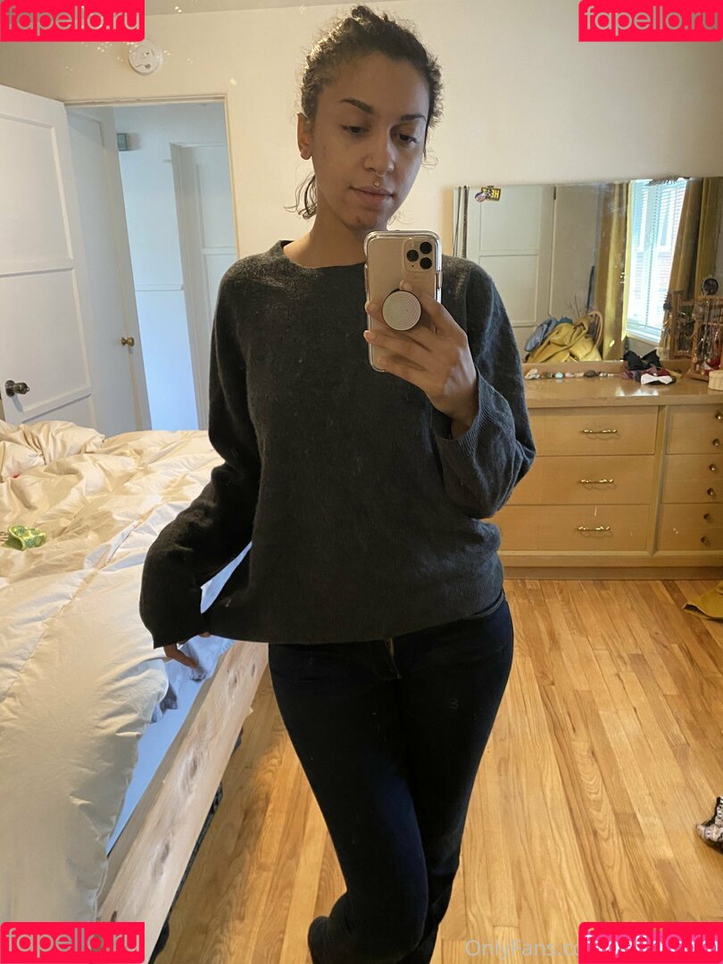 ravynalexa Onlyfans Photo Gallery 