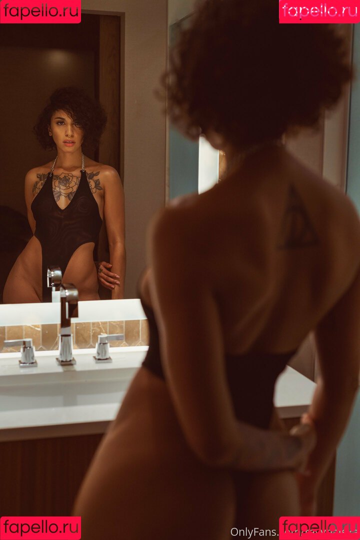 ravynalexa Onlyfans Photo Gallery 