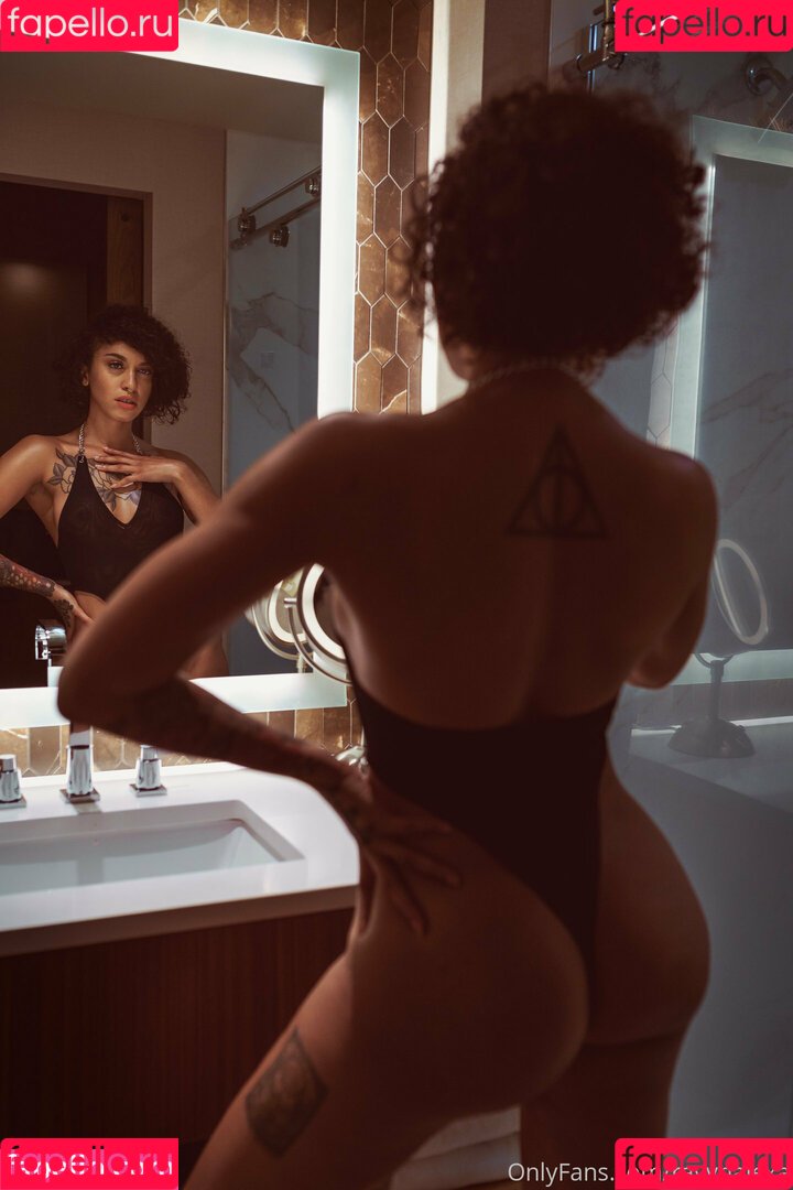 ravynalexa Onlyfans Photo Gallery 