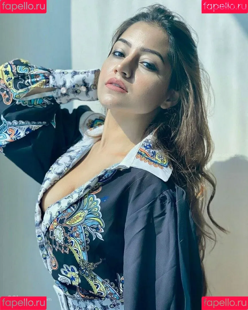 Simran Kaur Hundal Onlyfans Photo Gallery 