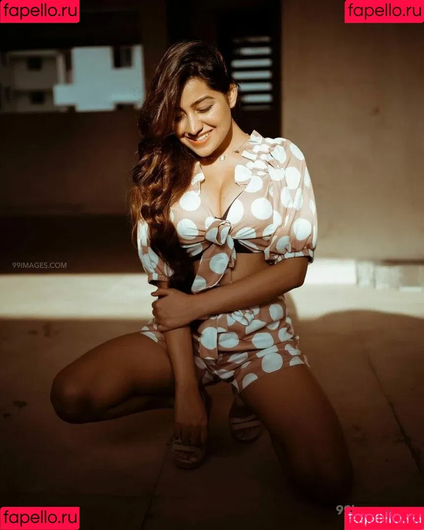 Simran Kaur Hundal Onlyfans Photo Gallery 