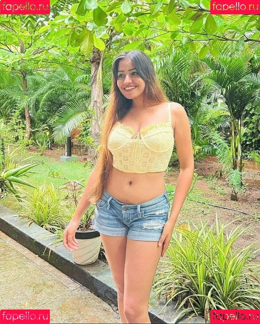 Simran Kaur Hundal Onlyfans Photo Gallery 