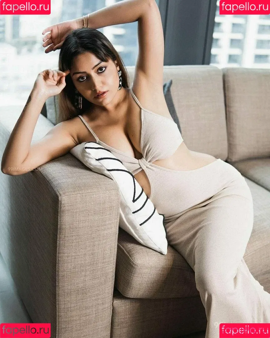 Simran Kaur Hundal Onlyfans Photo Gallery 