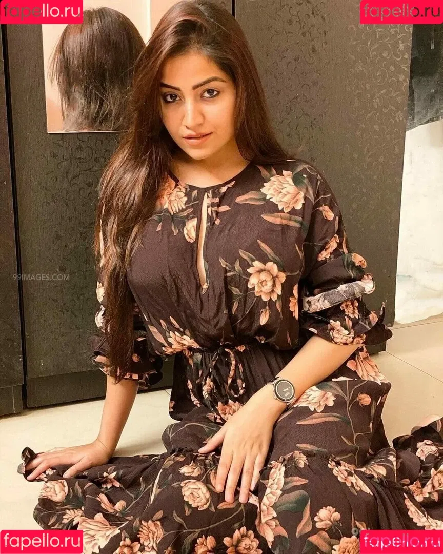 Simran Kaur Hundal Onlyfans Photo Gallery 