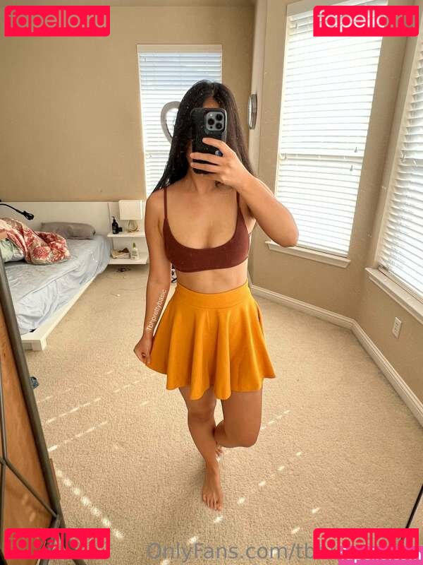 Basic Girl / tbhlessbasic / yourfuturepixarmom Onlyfans Photo Gallery 