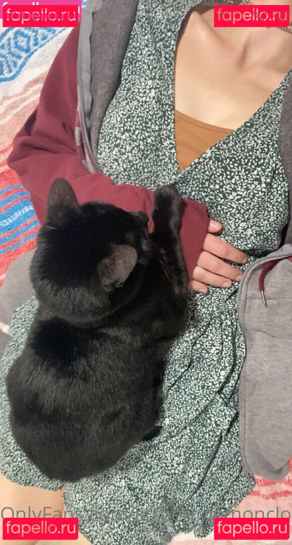 cloudmomostrife / strberrylemoncloud Onlyfans Photo Gallery 