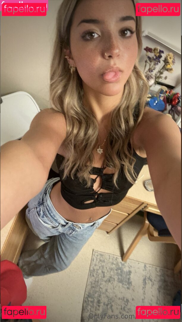 maiamoore / themiaamoore Onlyfans Photo Gallery 