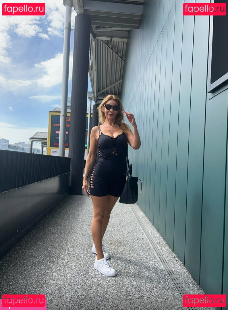 agatinha2 / nin.agatinha2 Onlyfans Photo Gallery 