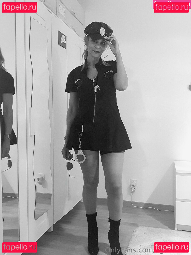 agatinha2 / nin.agatinha2 Onlyfans Photo Gallery 