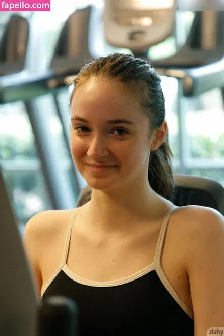 Hazel Moore Onlyfans Photo Gallery 